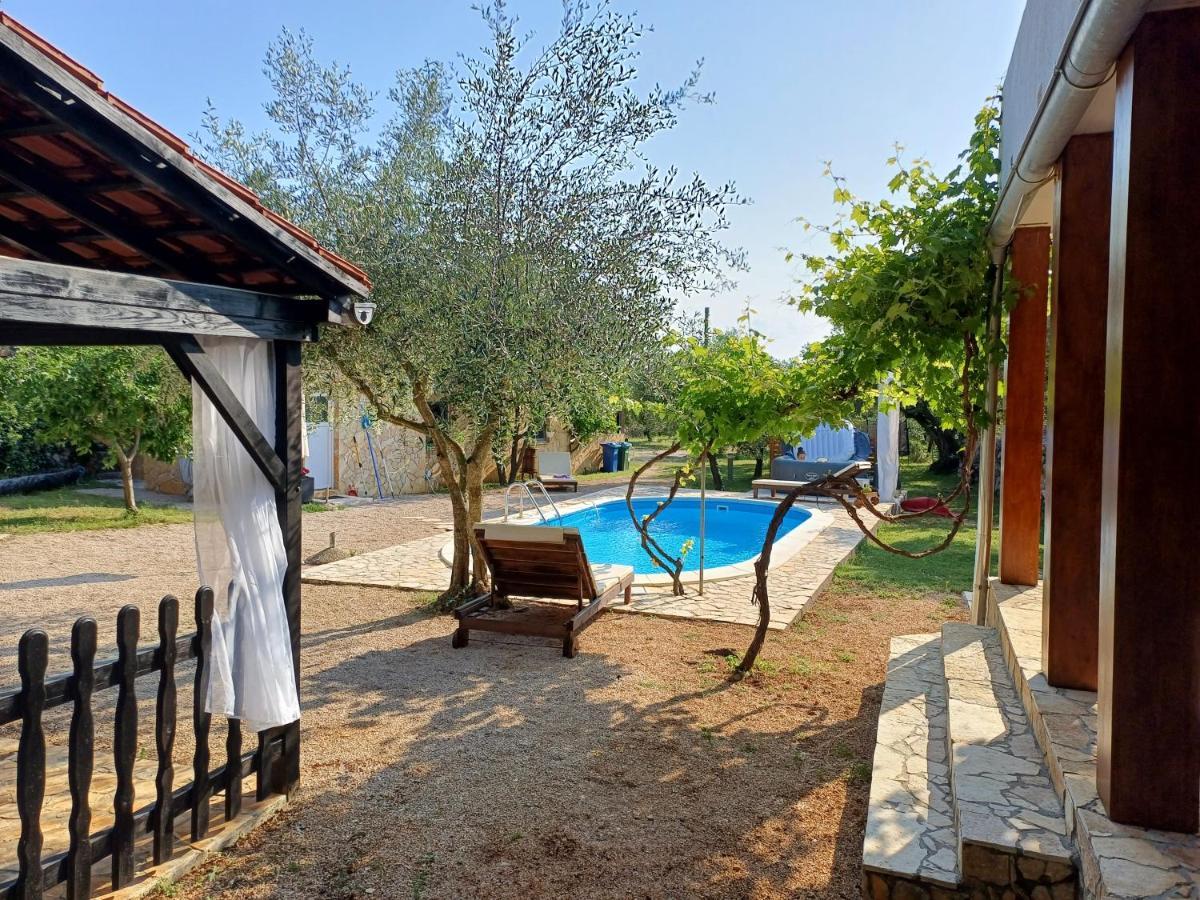 Holiday House Pulina プナト エクステリア 写真