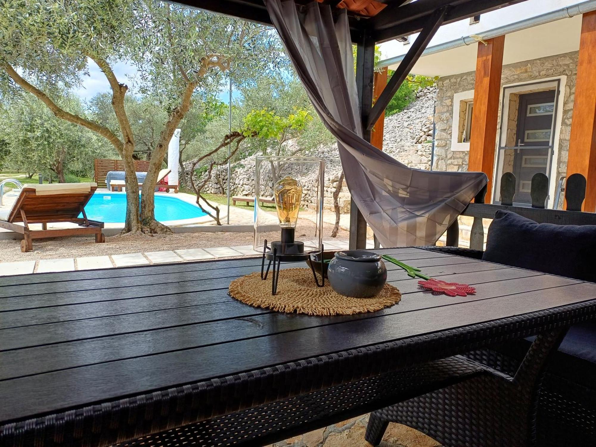 Holiday House Pulina プナト エクステリア 写真