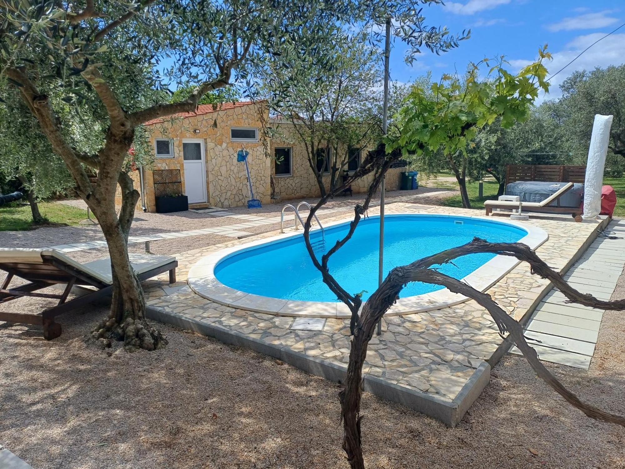 Holiday House Pulina プナト エクステリア 写真